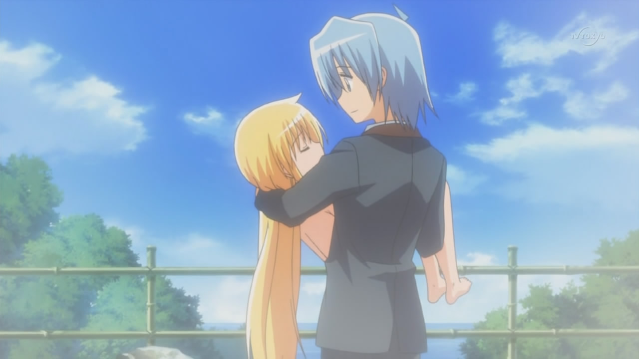 It’s a mixed bath and all, but Hayate should have the decency to take off h...
