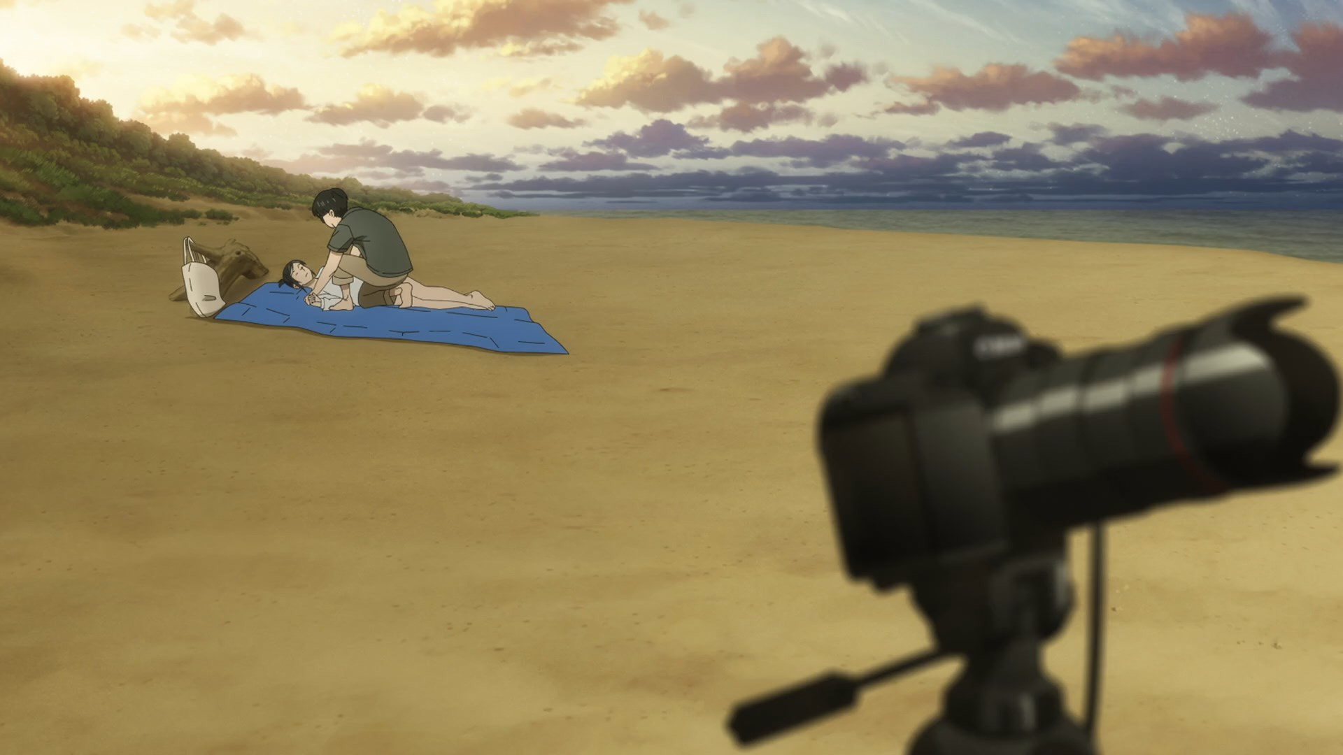 Anime: Kimi wa Houkago Insomnia - The main characters use a Camera